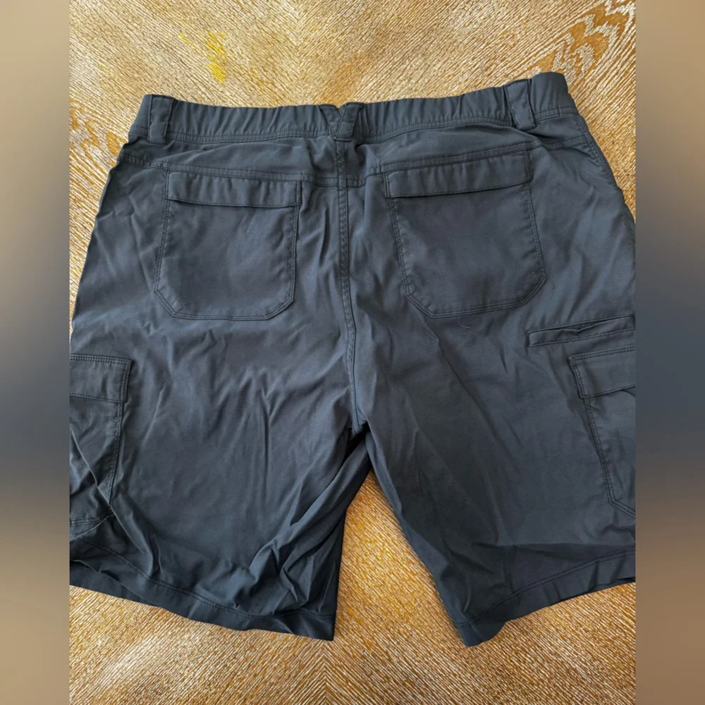 Duluth Trading Co Gray Sz 18 Nylon Cargo Pants Elastic Waist 38” Inseam 10” - Picture 4 of 5